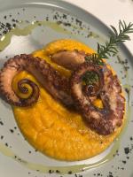 Jedlo v ubytovaní bed & breakfast alebo blízkom okolí