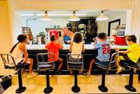 Khách lưu trú tại EC Reed's Mercantile and Hotel