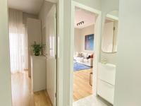Posteľ alebo postele v izbe v ubytovaní AstraMaris Znjan - Deluxe beach suite with hot tub