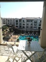 Bazén v ubytování Apartment White dolphin GreeenLife nebo v jeho okolí