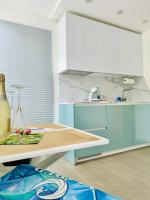Kuchnia lub aneks kuchenny w obiekcie AMBER APARTMENTS - FRESH STUDIO