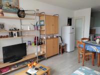 Kuchyňa alebo kuchynka v ubytovaní Appartement en front de mer avec garage, WIFI et grand balcon - Saint-Hilaire-de-Riez - FR-1-652-31