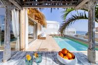 Bazén v ubytování MEDANO4YOU Ixchel Beach House nebo v jeho okolí