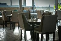 Χώρος καθιστικού στο Holy Sheet Plus