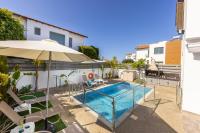 Bazén v ubytování Accomoteleia Blue Villa nebo v jeho okolí