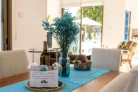 Posezení v ubytování Accomoteleia Blue Villa