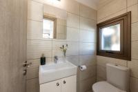 Koupelna v ubytování Accomoteleia Blue Villa