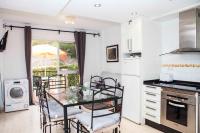 Kuchyň nebo kuchyňský kout v ubytování La Manga Club 2 Bed Apartment Great location