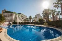 Bazén v ubytování Apartamento Coral Beach - PlusHolidays nebo v jeho okolí