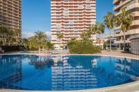 Bazén v ubytování Apartamento Coral Beach - PlusHolidays nebo v jeho okolí
