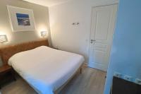 Posteľ alebo postele v izbe v ubytovaní 6-person apartment with swimming pool tennis court and free parking 25