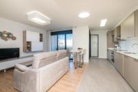 Kuchyň nebo kuchyňský kout v ubytování Trisquel, apartamento con piscina en Llanes VUT-3108-AS