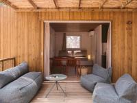 Posedenie v ubytovaní wecamp Cala Montgó
