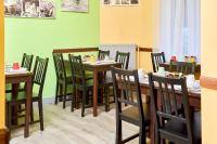 Hotel Derby MERODEにあるレストランまたは飲食店