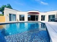 Bazén v ubytovaní Villa Occitanie - Villa 6 pers avec piscine quartier résidentiel MAE-4084 alebo v jeho blízkosti