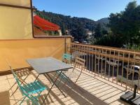 Balkon lub taras w obiekcie Appartement F2 avec Terrasse et Parking, Proche Cures et Centre-ville - Amélie-les-Bains - FR-1-703-142
