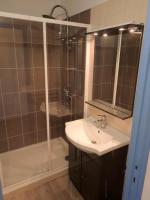 Kúpeľňa v ubytovaní Résidence Héliopolis Bâtiment Ab - Studio -2 pers Héliopolis Bat. AB MAE-5464