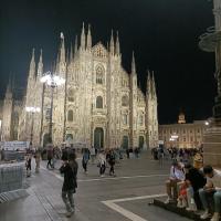 Hostia v ubytovaní MILANO FOR GUEST- Angela Apartment Duomo