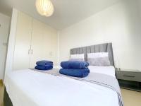 Postel nebo postele na pokoji v ubytování Sunset Pearl Holiday Apt. - Ayia Napa
