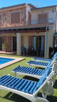 Basen w obiekcie Villa Puerto Adriano lub w pobliżu