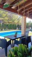 Basen w obiekcie Villa Puerto Adriano lub w pobliżu