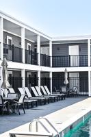 Atlantic Oceanfront Hotel, Wells Beachの敷地内または近くにあるプール