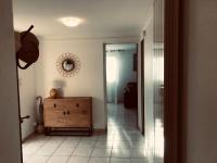 Plan piętra w obiekcie Votre séjour à Sanary dans bas de villa avec terrasse végétalisée et abritée exposition Est Sud Ouest à 400m du Centre ville en zone piétonne où tout peut se faire à pied