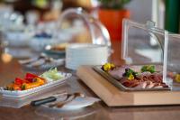 Jídlo v hotelu nebo okolí