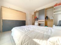 Posteľ alebo postele v izbe v ubytovaní 3P climatisé avec parking, piscine, proche plage et commerces à Sète - FR-1-338-497