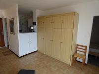 Kuchyňa alebo kuchynka v ubytovaní Appartement bord de mer à Notre Dame de Monts - 38m², 4 pers, animaux admis - FR-1-540-250