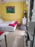 Posteľ alebo postele v izbe v ubytovaní 7th floor spacious veranda in the heart of Athens