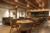 Un restaurant u otro lugar para comer en Gokulam Park Guruvayur