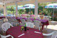 Reštaurácia alebo iné gastronomické zariadenie v ubytovaní Hotel Parras Arnedillo