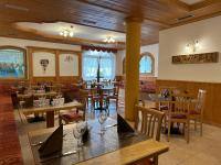 Reštaurácia alebo iné gastronomické zariadenie v ubytovaní Hotel Fior Di Bosco