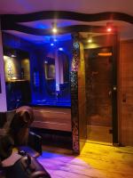 Love And Sex Room, Ферне-Вольтер (актуальные цены 2025 года)