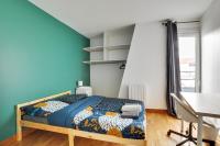 Ein Bett oder Betten in einem Zimmer der Unterkunft Chic and spacious apart with parking in Paris