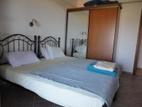 Posteľ alebo postele v izbe v ubytovaní Gem Rosa Villa, Agios Stefanos, Corfu