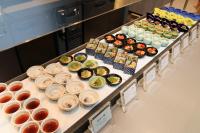 ホテルの敷地内または近くでの食事または食べ物