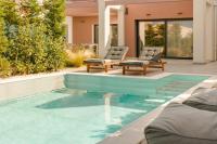 Bazén v ubytovaní Lotus - Unalome Villas alebo v jeho blízkosti