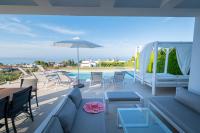 Balkón alebo terasa v ubytovaní Bellevue Villas with private pool