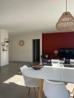 Kuchyňa alebo kuchynka v ubytovaní Magnifique villa avec piscine extérieure