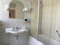Hotel van Oppenにあるバスルーム