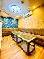 Et opholdsområde på Hotel Saayein Residency