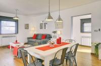 Część wypoczynkowa w obiekcie Traumhafte Villa mit privatem Pool, WLAN, Kinderspielplatz und großen Garten mit Grill