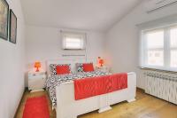 Łóżko lub łóżka w pokoju w obiekcie Traumhafte Villa mit privatem Pool, WLAN, Kinderspielplatz und großen Garten mit Grill