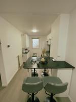 Kuchnia lub aneks kuchenny w obiekcie Appartement Proche U Arena et La Défense