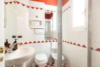 A bathroom at Giulia Luxury Suite
