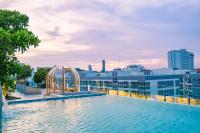 Bazén v ubytování Amethyst Hotel Pattaya nebo v jeho okolí