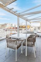 Balkón alebo terasa v ubytovaní Apollo, Luxe Aristotelous penthouse, city view