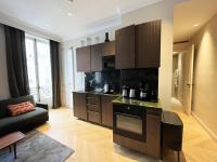 Kuchnia lub aneks kuchenny w obiekcie 141 - Urban Beautiful Flat near Champs-Elysees